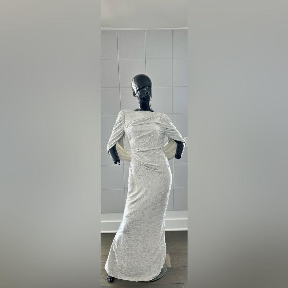 ADRIANNA PAPELL White Metallic Gown